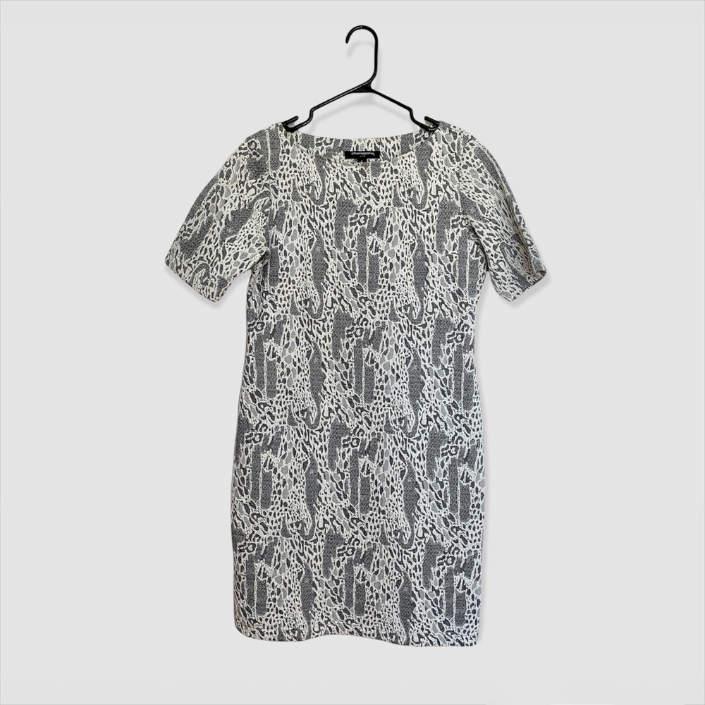 patterned short sleeve midi dress 🤍🖤